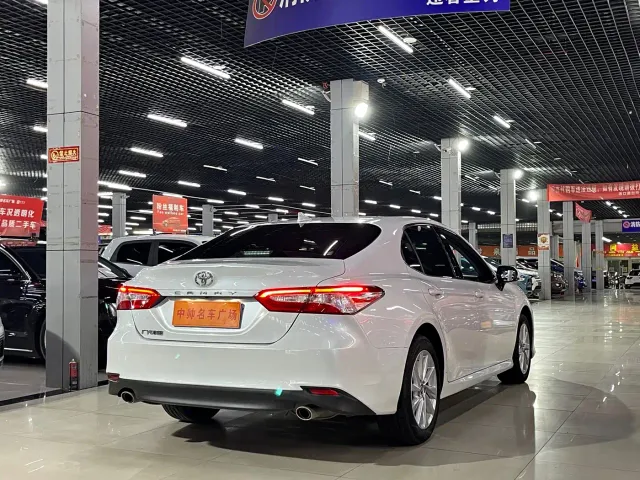 Toyota Camry — Фото автомобиля 6