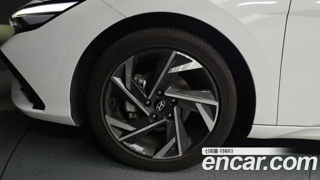 Hyundai AVANTE Новый Avante (CN7) — Фото автомобиля 5