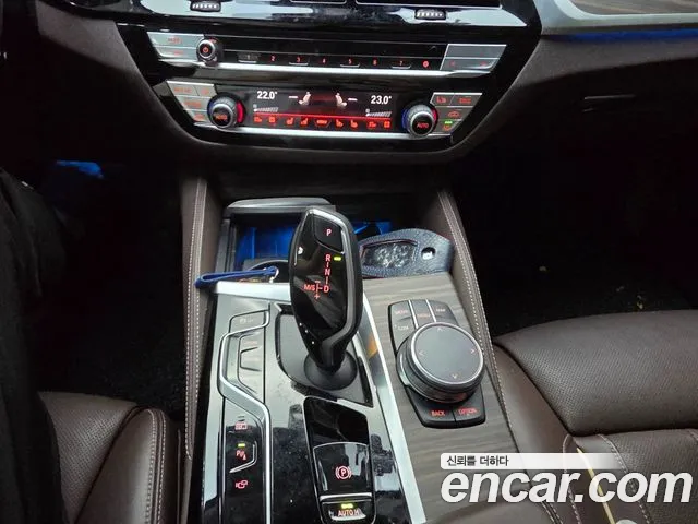 BMW 5 Series G30 — Фото автомобиля 9