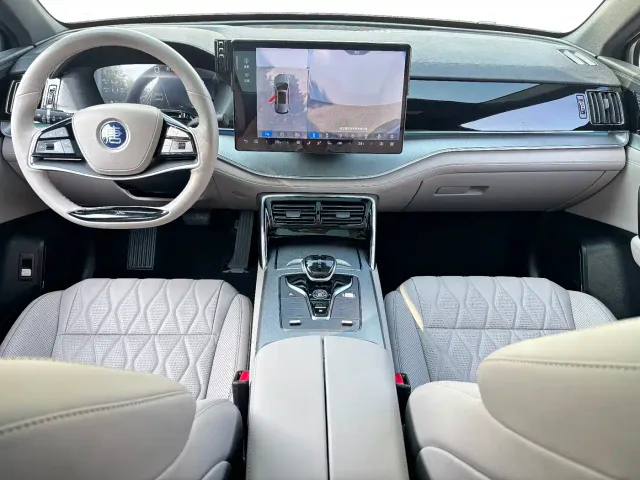 BYD Tang — Фото автомобиля 13