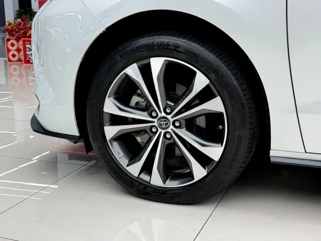 Toyota Sienna — Фото автомобиля 3