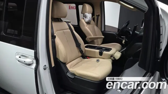 Hyundai Staria Staria L3.5 Tourer 11 мест — Фото автомобиля 24