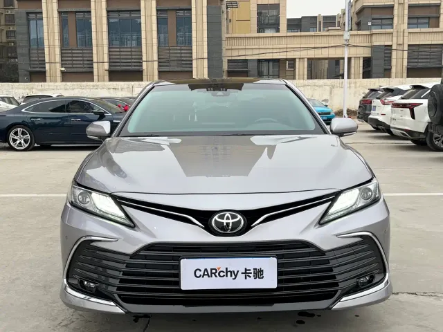 Toyota Camry — Фото автомобиля 2