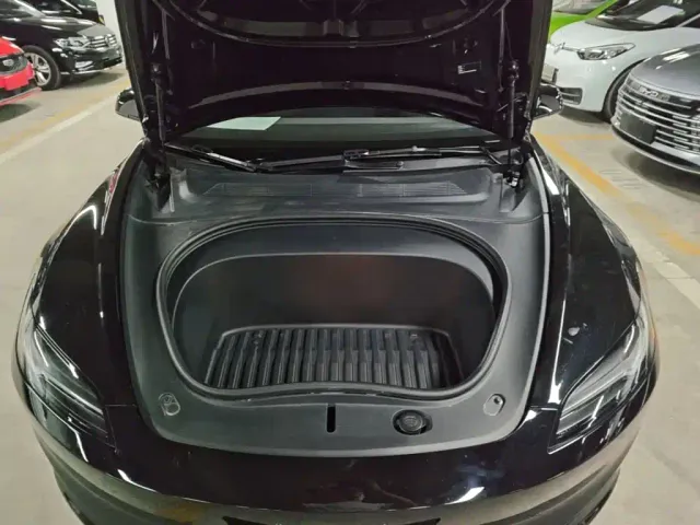 Tesla Model 3 — Фото автомобиля 19