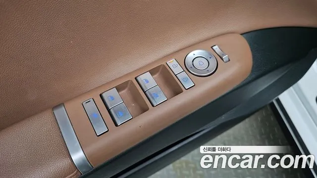 Hyundai Grandeur GN7 — Фото автомобиля 25
