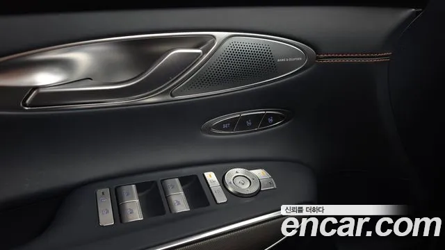 Genesis GV70 — Фото автомобиля 28