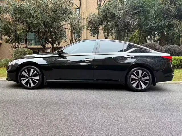 Nissan Teana — Фото автомобиля 3