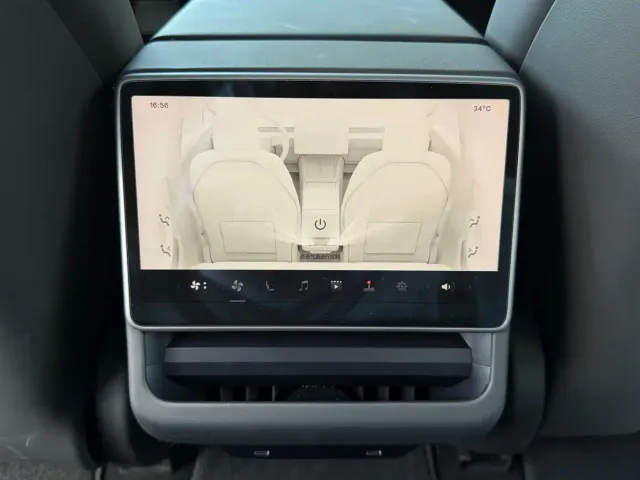 Tesla Model 3 — Фото автомобиля 15