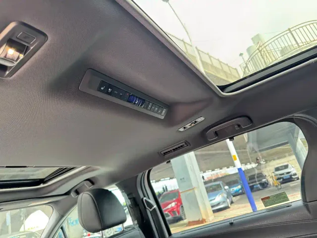 Toyota Sienna — Фото автомобиля 20