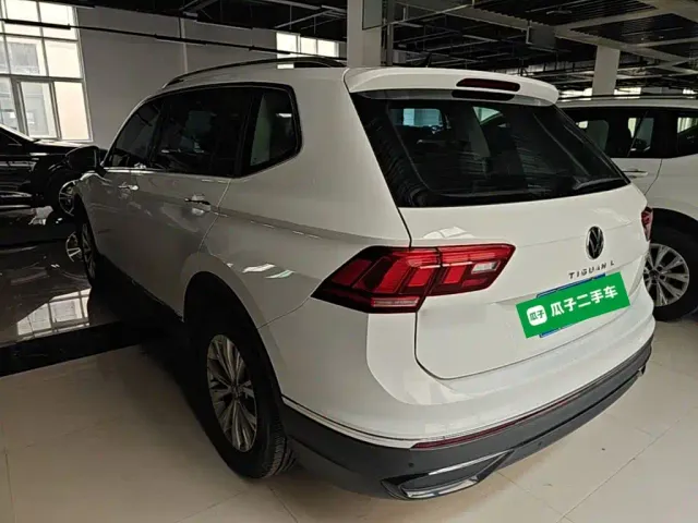 Volkswagen Tiguan L — Фото автомобиля 4