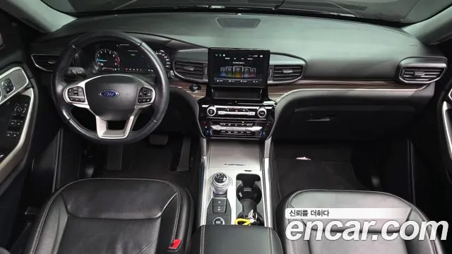 Ford Explorer — Фото автомобиля 7