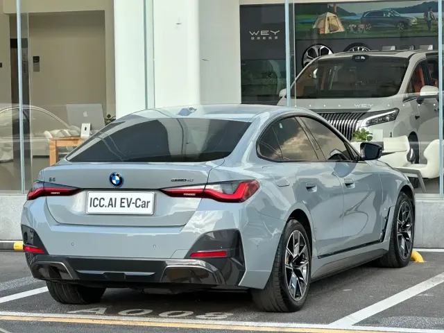 BMW i4 — Фото автомобиля 20