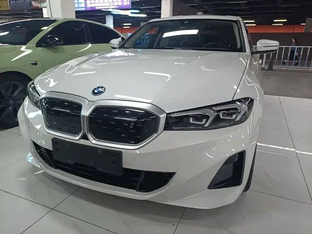 BMW i3 — Фото автомобиля 2