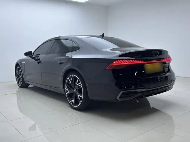 Audi A7L — Фото автомобиля 11