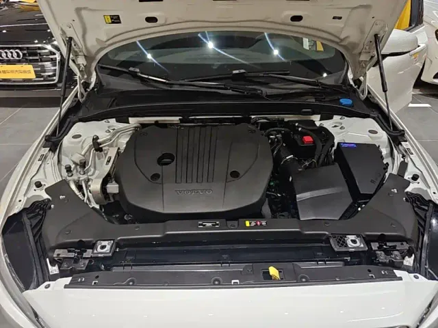 Volvo Volvo S60 2024 B4 Elegance Luxury Edition — Фото автомобиля 19