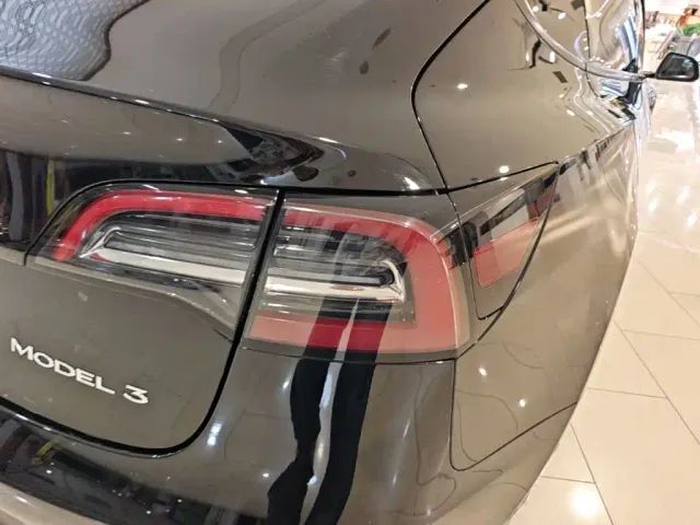 Tesla Model 3 — Фото автомобиля 7