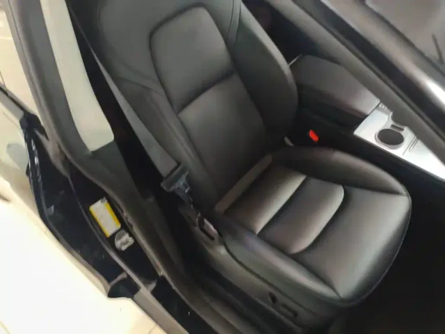 Tesla Model Y — Фото автомобиля 24
