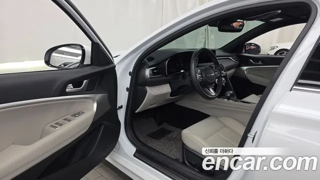 Genesis G70 New — Фото автомобиля 15