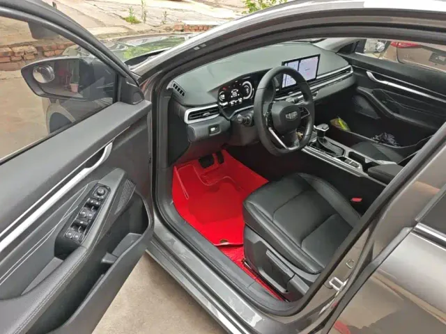 Geely Emgrand — Фото автомобиля 11