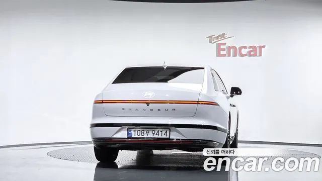 Hyundai Grandeur GN7 — Фото автомобиля 4