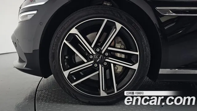 Genesis G80 RG3 — Фото автомобиля 4