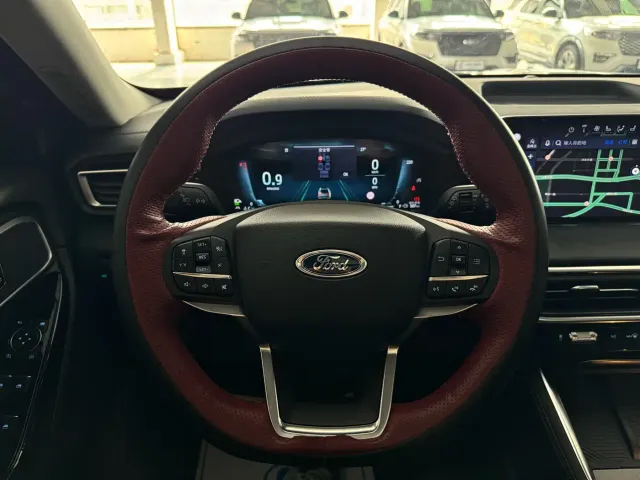 Ford Explorer — Фото автомобиля 12