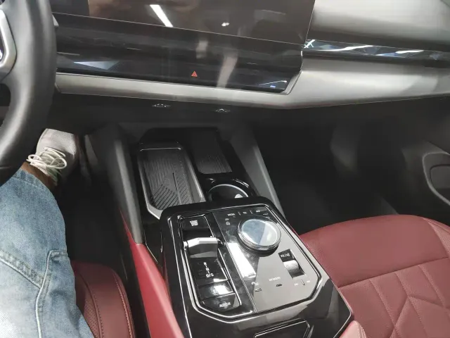 BMW 5 Series — Фото автомобиля 7