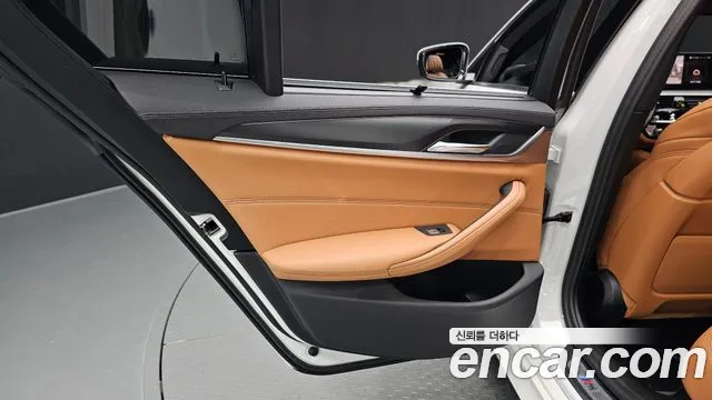 BMW 5 Series G30 — Фото автомобиля 14