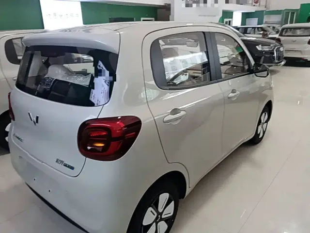Wuling Hongguang Mini EV — Фото автомобиля 6