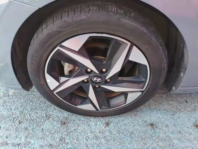 Hyundai Elantra — Фото автомобиля 22