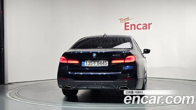BMW 5-Series — Фото автомобиля 4