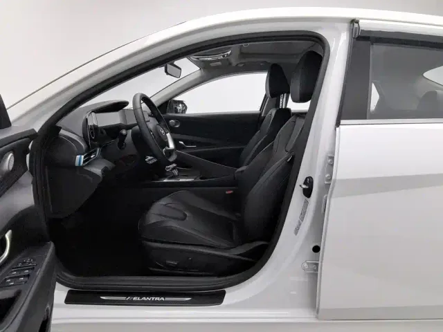 Hyundai Elantra — Фото автомобиля 10
