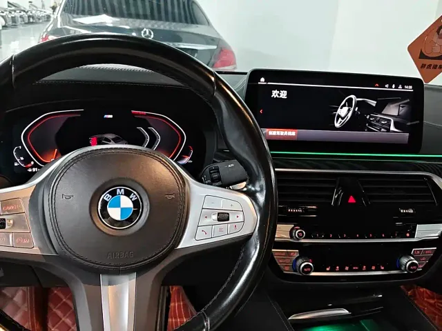 BMW 5 Series — Фото автомобиля 5
