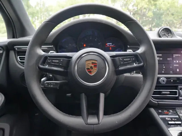 Porsche Macan — Фото автомобиля 8