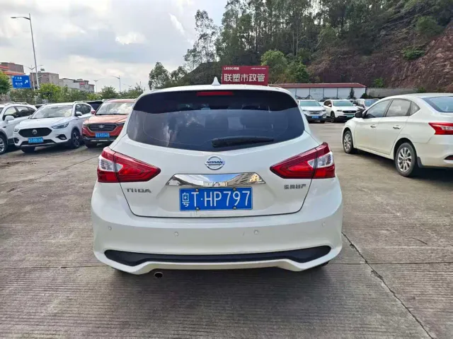 Nissan Tiida — Фото автомобиля 8