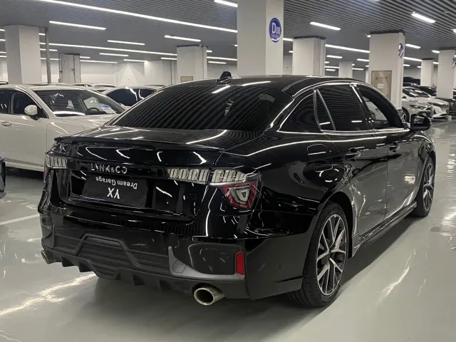 Lynk & Co 03 — Фото автомобиля 12
