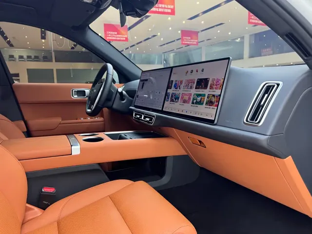 Li Auto L7 — Фото автомобиля 7