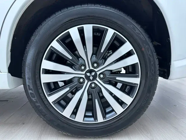 Mitsubishi Outlander — Фото автомобиля 18