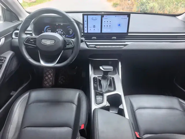 Geely Emgrand — Фото автомобиля 5
