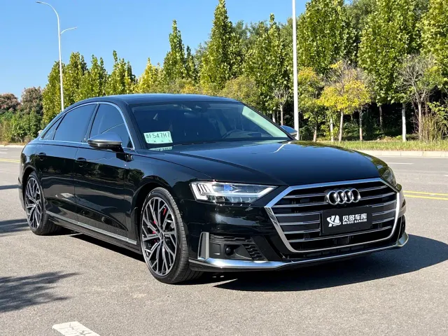 Audi S8 — Фото автомобиля 3