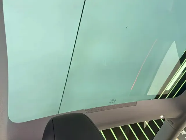 Tesla Model 3 — Фото автомобиля 16