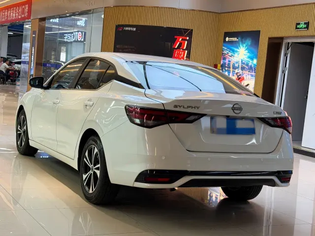 Nissan Sylphy — Фото автомобиля 4