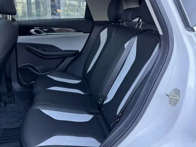 Geely Binyue — Фото автомобиля 9
