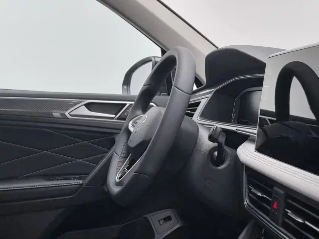 Volkswagen Tiguan L — Фото автомобиля 22