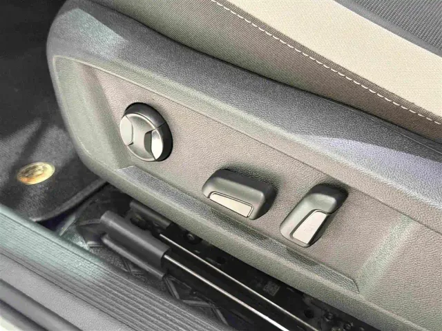 Volkswagen Golf — Фото автомобиля 15