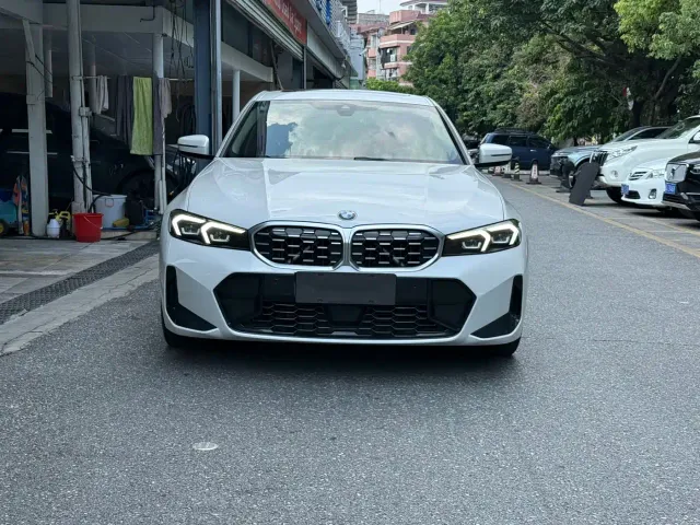 BMW 3 Series — Фото автомобиля 2