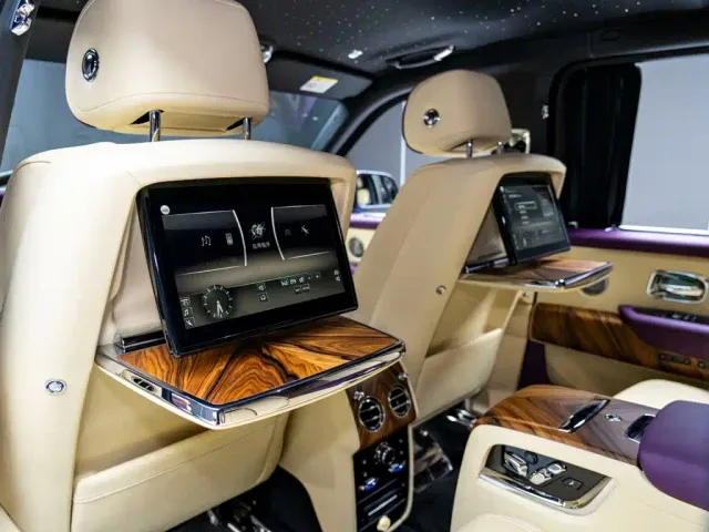 Rolls-Royce Cullinan — Фото автомобиля 15