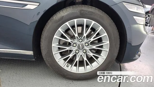 Genesis G80 RG3 — Фото автомобиля 6