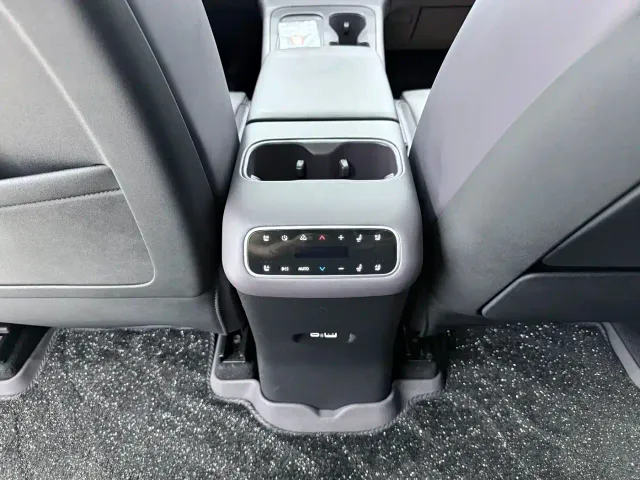 Leapmotor C16 — Фото автомобиля 10