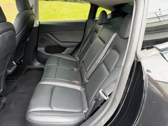 Tesla Model Y — Фото автомобиля 12